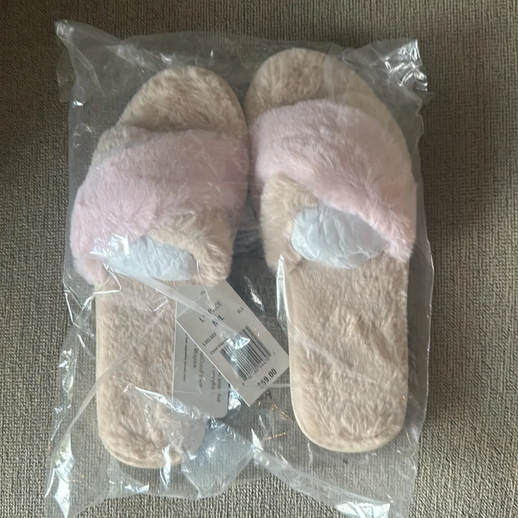 l*space L* Cloud Slippers - Image 3