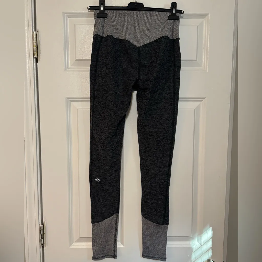 Womens Alo Yoga High-waisted Alosoft Lounge Heathered Gray Ribbed Legging Medium - Image 3