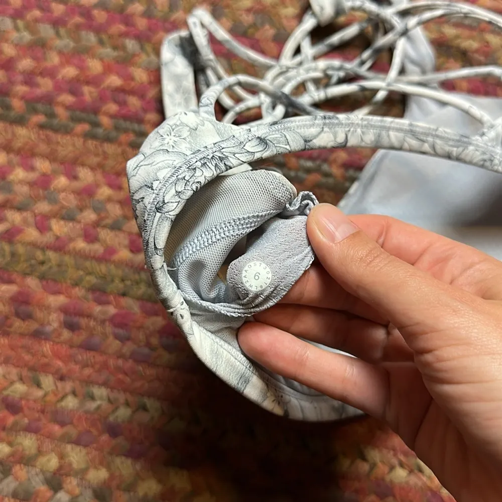 LULULEMON FREE TO BE WILD STRAPPY SPORTS BRA - Image 3