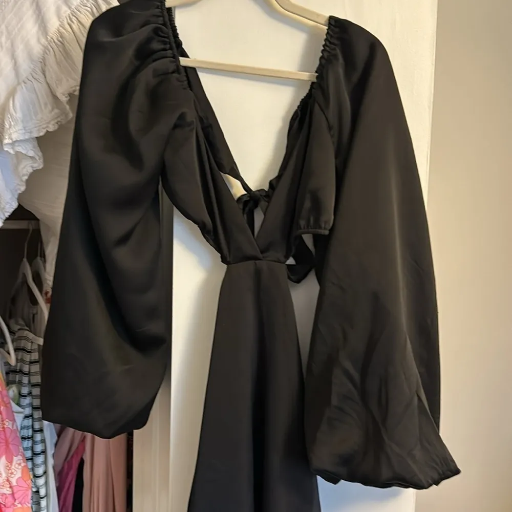 Asos  satin cut out volume sleeve skater dress in black size 8 EUC - Image 7