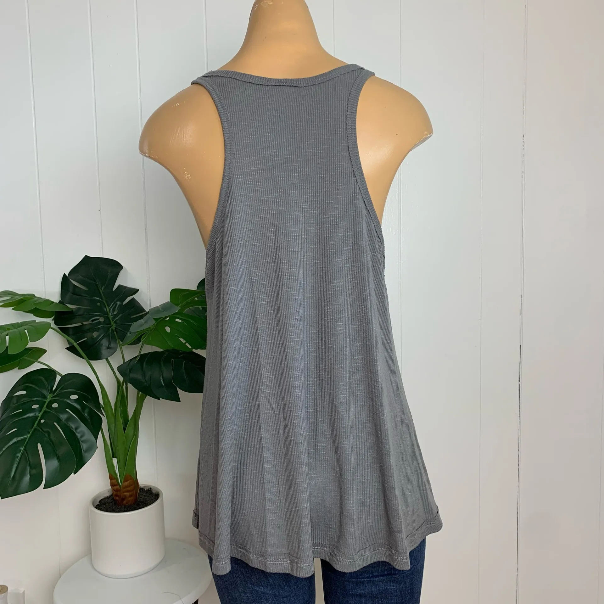 Free people Gray Ribbed Tank top loose fitting shirt racer back large - Image 2