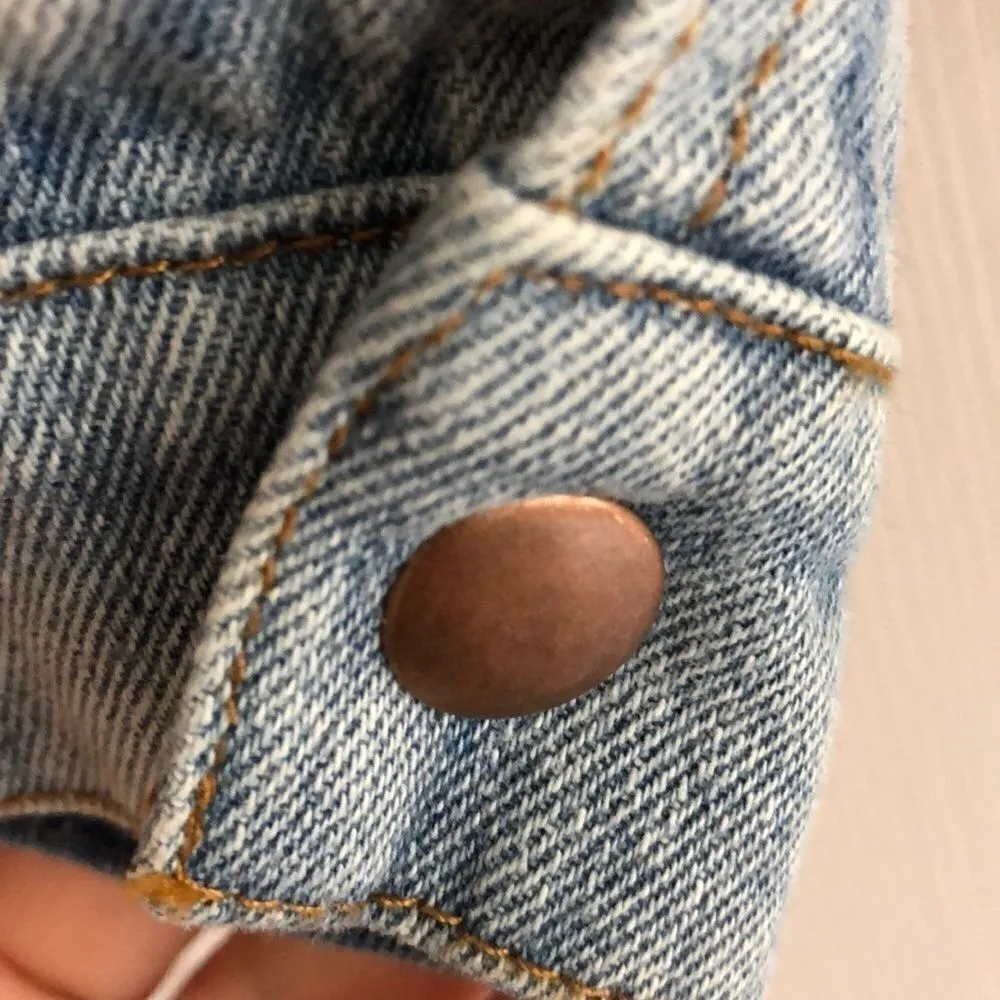 Olviaceous Women’s Light Wash Denim Jacket Embroidered Floral Distressed Size S - Image 7