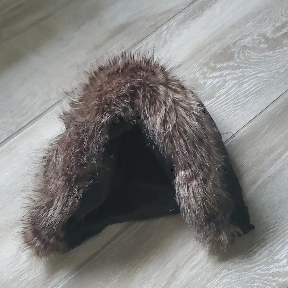 Gap Puffer Vest with Removable Faux Fur Trimmed Hood - Image 16