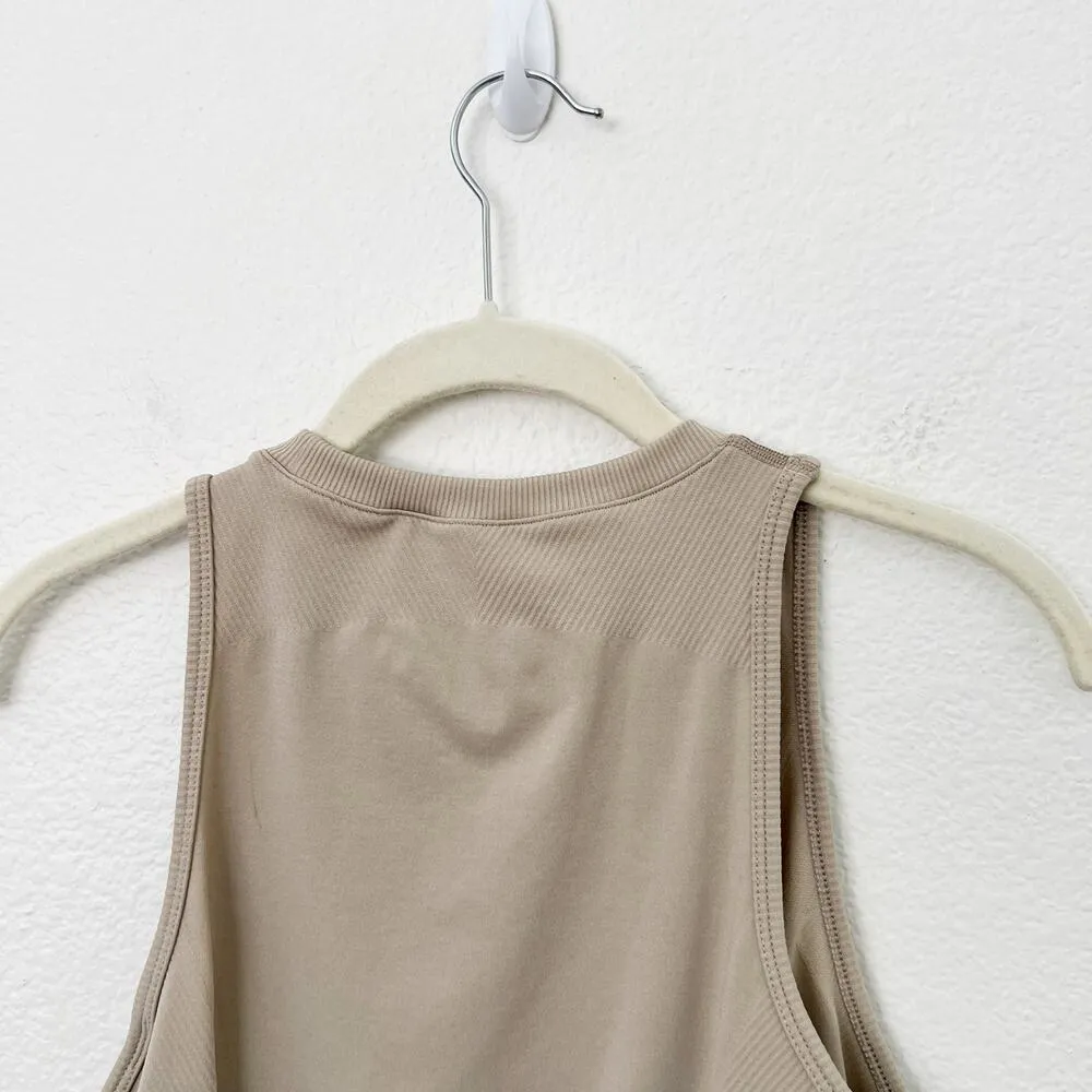 [Alphalete] Tan Linen Seamless Stratus Crop Tank Top Crew Neck Workout Size XL - Image 5