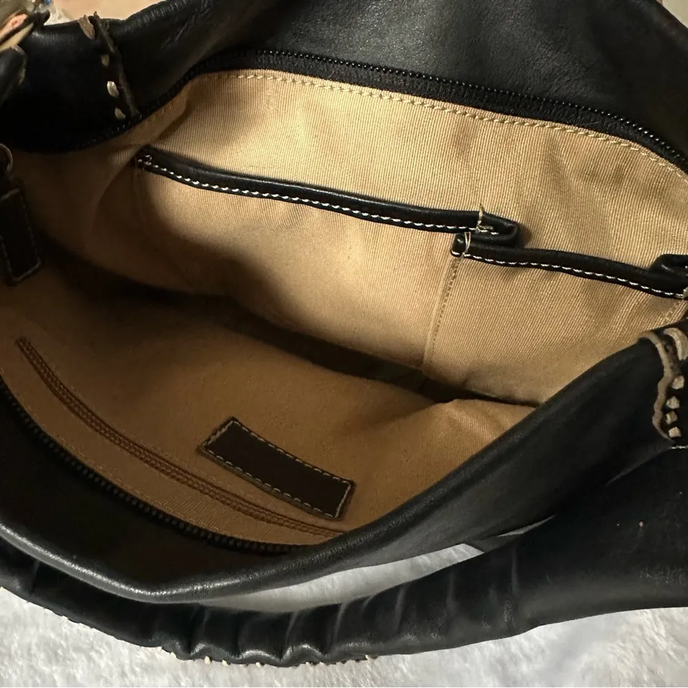 Tosca Blu Tan Stitching Leather Handbag in Black - Image 7