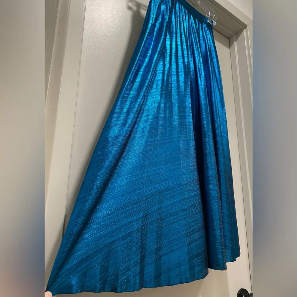 Metallic Blue Glitter Chromatic Lined Pleated Maxi Skirt - Image 3
