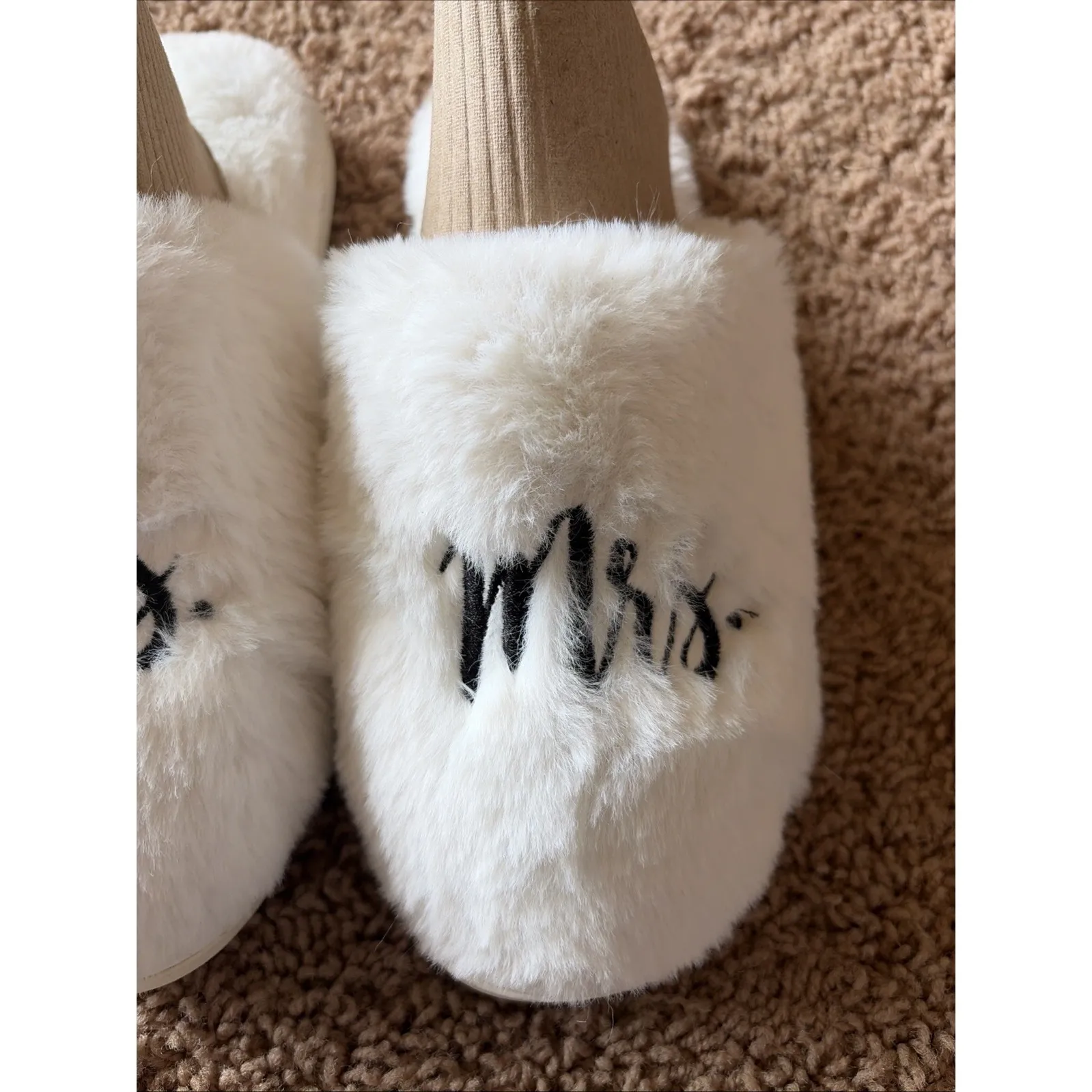 Shiraleah White Faux Fur MRS. Wifey Honeymoon Wedding Bridal Slippers L/XL 9-11 - Image 3
