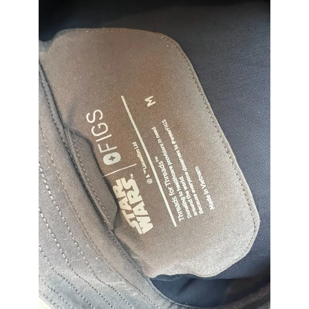 FIGS Scrub Top Star Wars‎ Shirt size Medium Limited Edition 1000052 Nursing - Image 2