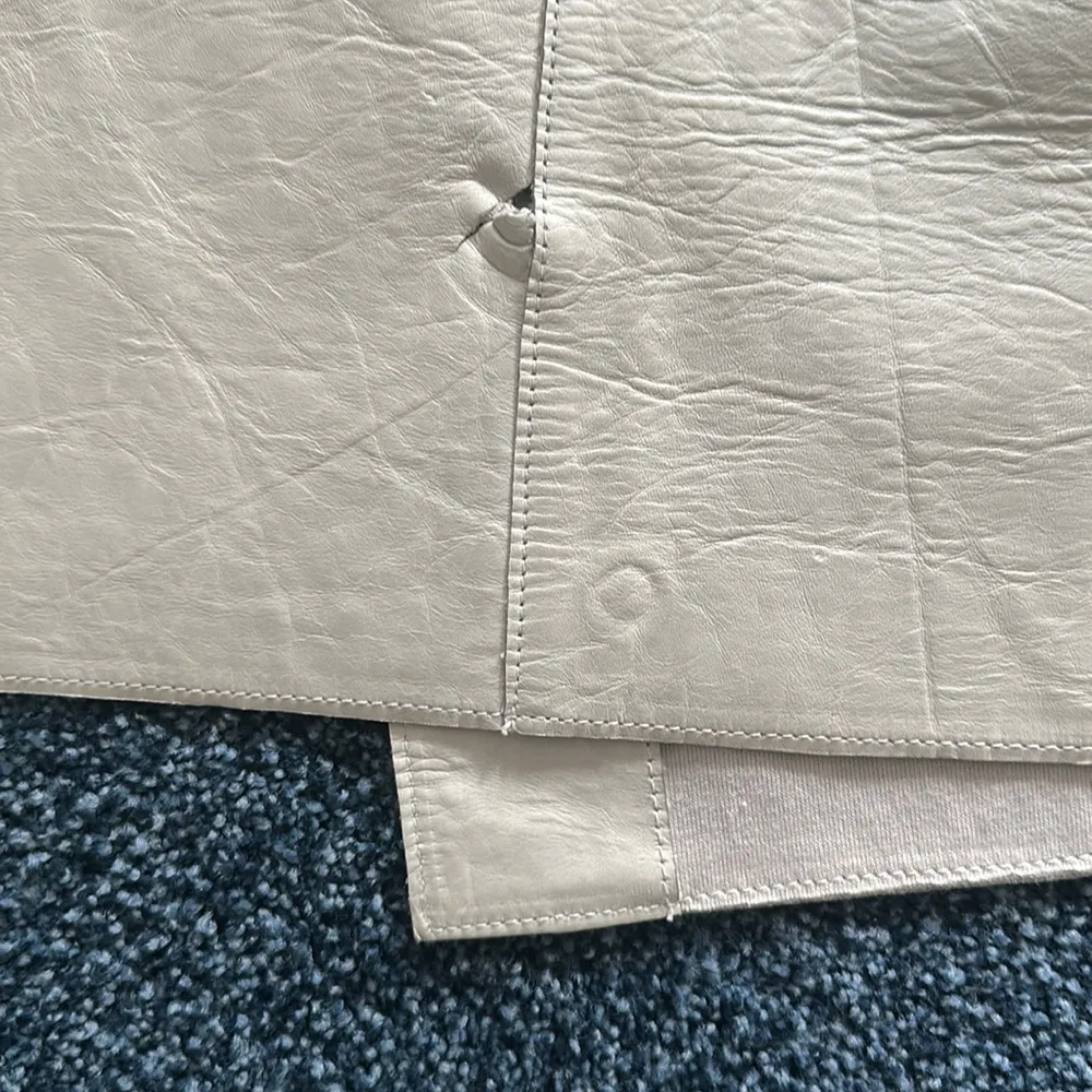 Anne Klein gray leather front snap slit a line size 14 Pencil Skirt Knee-Length - Image 8