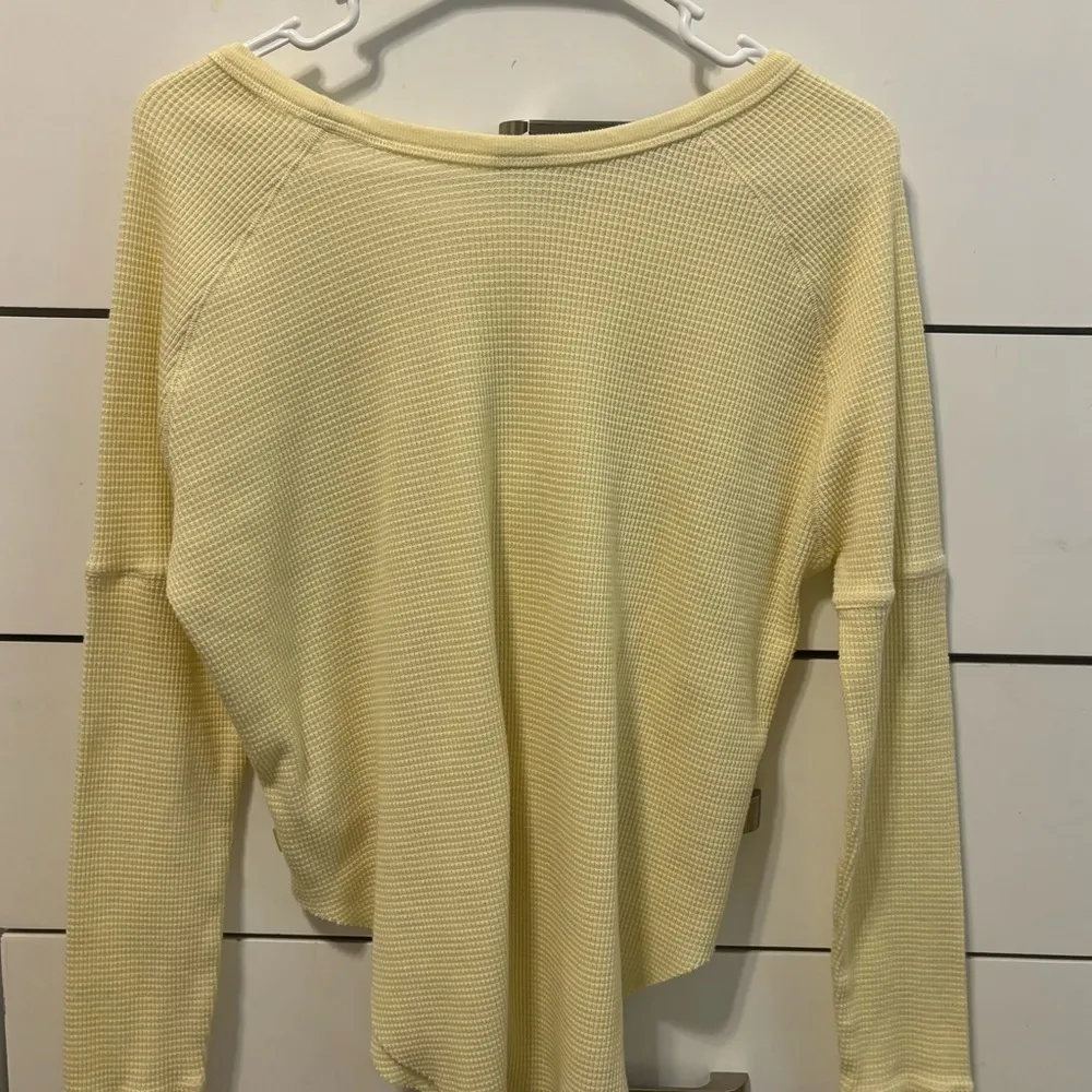 Aritzia TNA Yellow Thermal Top Size XS - Image 3