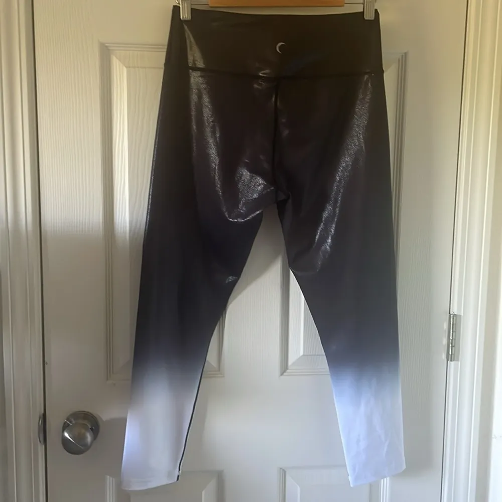 Zyia Black Metallic Ombre Light n Tight Hi-Rise 7/8 Legging Size 12 - Image 8