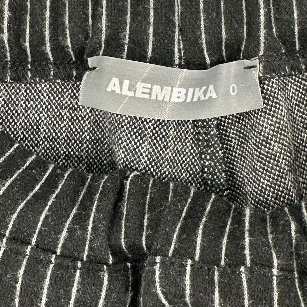 Alembika Black and White Pinstripe Cropped Wide Leg Pants Size 0 - Image 4