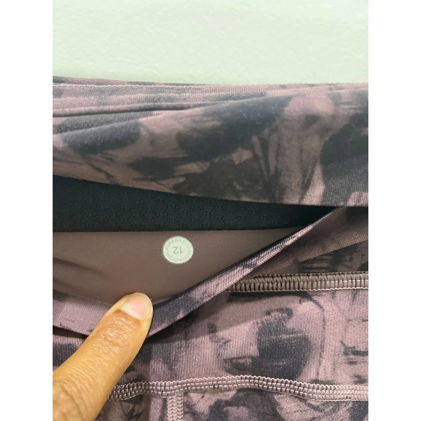 Lululemon Align Crop Leggings 21" Sz 12 - Image 4