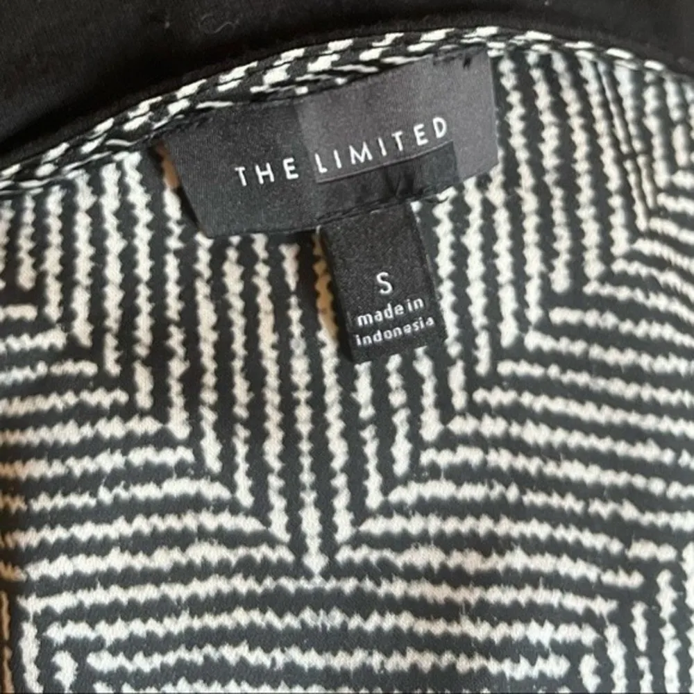 Women’s Black and White Blouse Size Small - Image 3