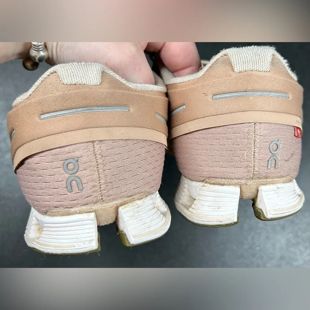 On Cloud Women's Size 9 Swiss Engineering Pink White Sneakers - Image 4