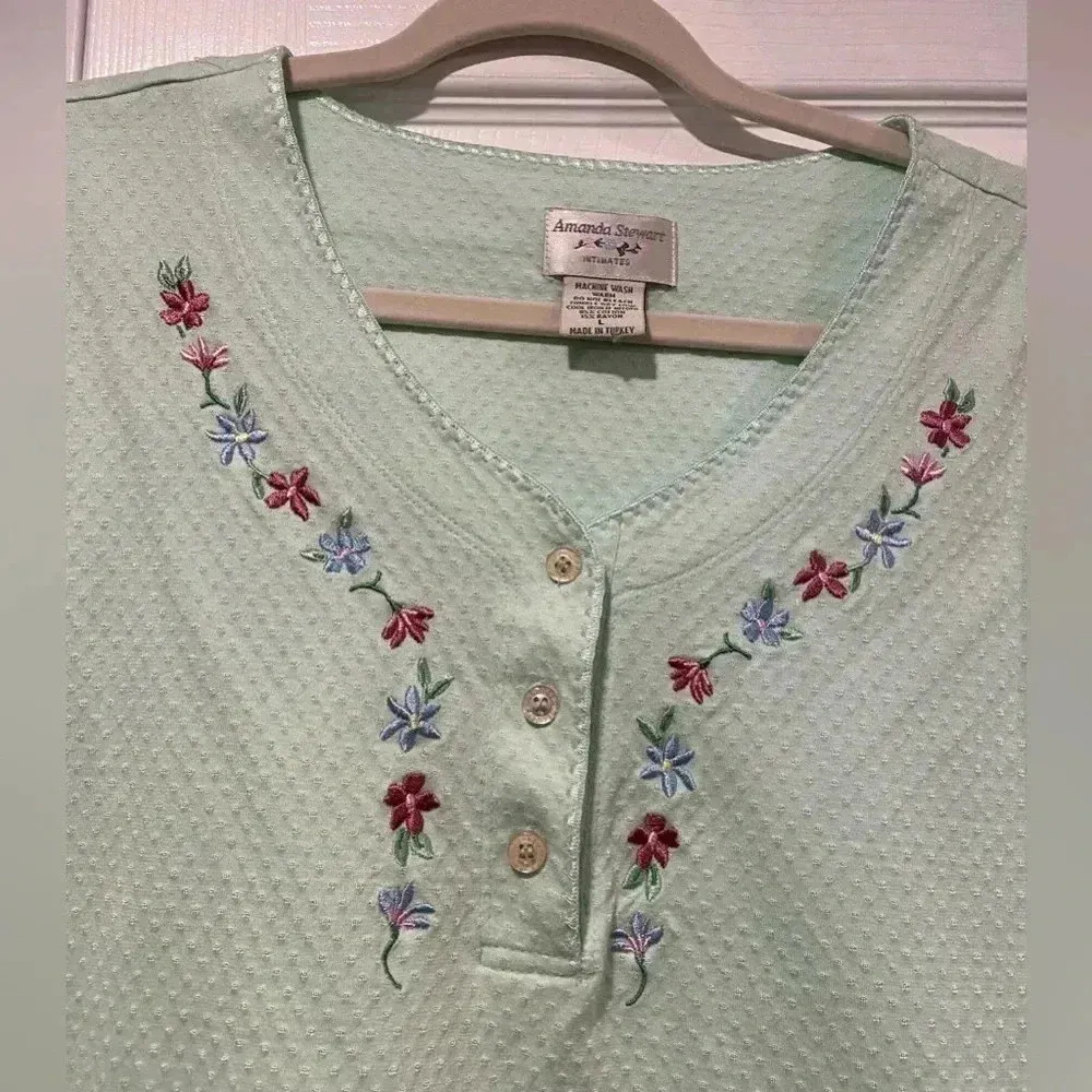 Amanda Stewart Green Floral Embroidered V Neck Short Sleeve Sleep Top Size L Size L - Image 4