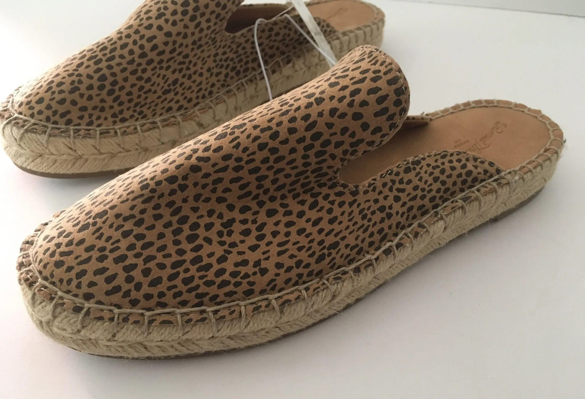 Cheetah Mules/Flats, Size 6 Tan - Image 4