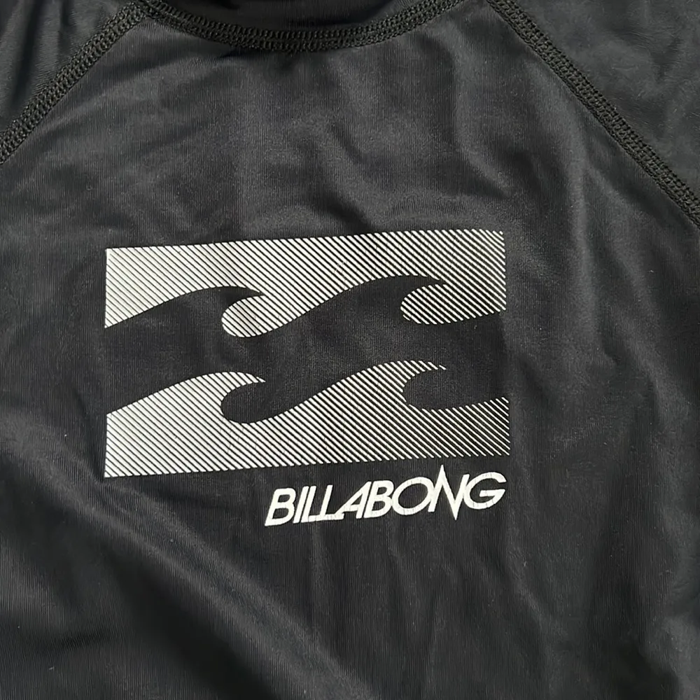 Billabong Sunshield Black Swim Top Medium - Image 5