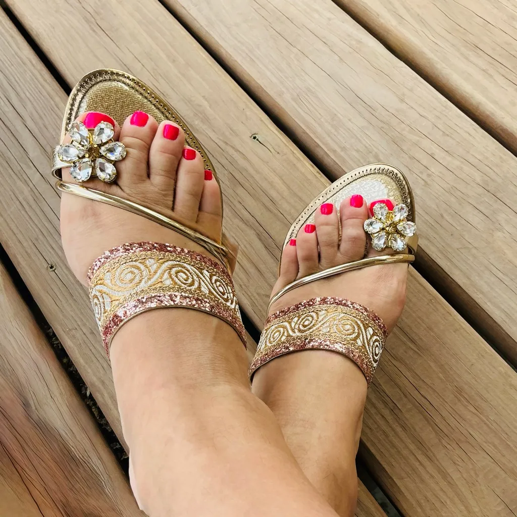 Dressy Gold Embellished Sandals🔥🔥🔥 Size 8 - Image 8