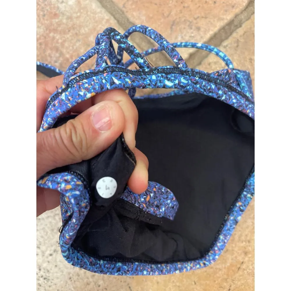 Lululemon sports bra size 4 - Image 4