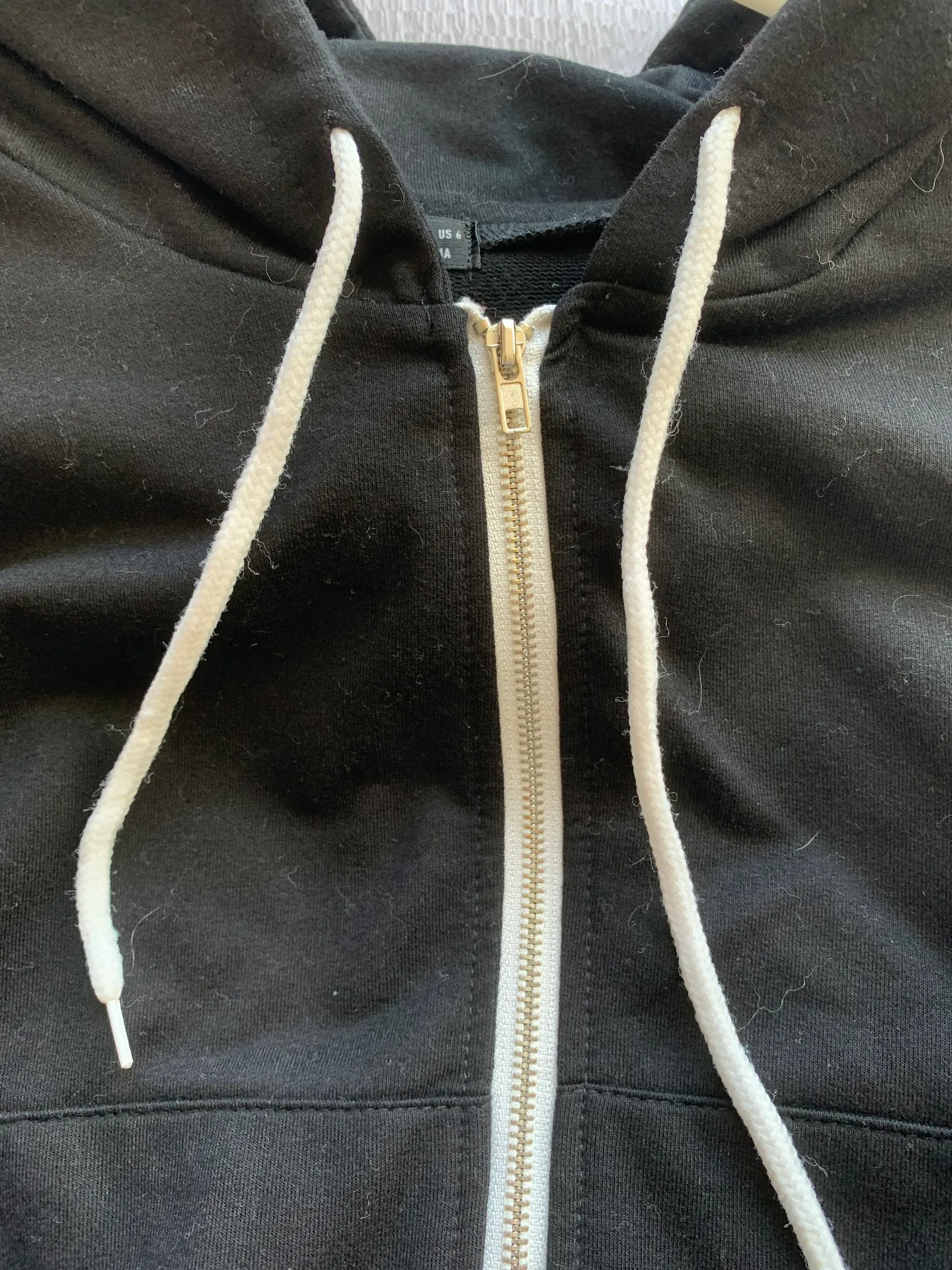 SheIn Cropped Black Zip up - Image 4