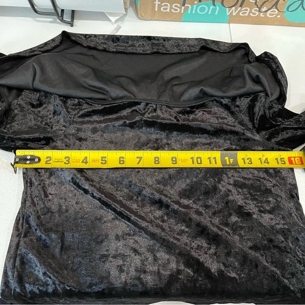 New! Oddy Black Velvet Velour Off The Shoulder Boutique Top Womens Small - Image 3