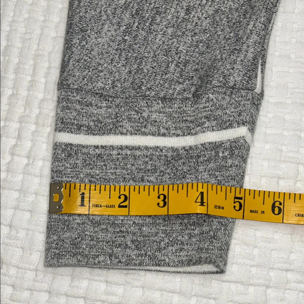 Market & Spruce Light Gray Long Sleeve Top - Image 10