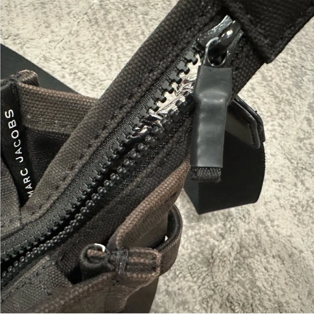 Marc Jacobs The Tote Bag Small Canvas Bag Crossbody - Image 6