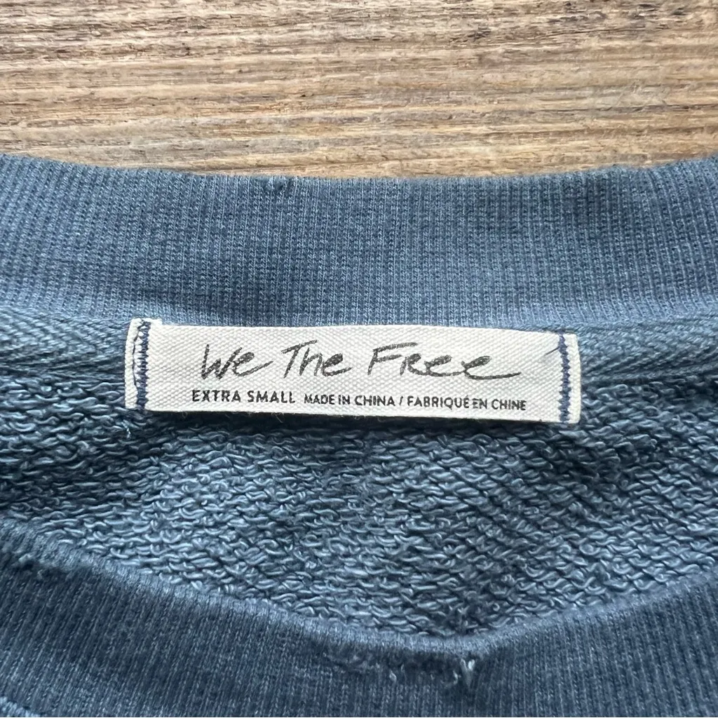 Free People We The Free Womens Blue Distressed Torn Pullover Tunic Sweater Sz XS - Image 3