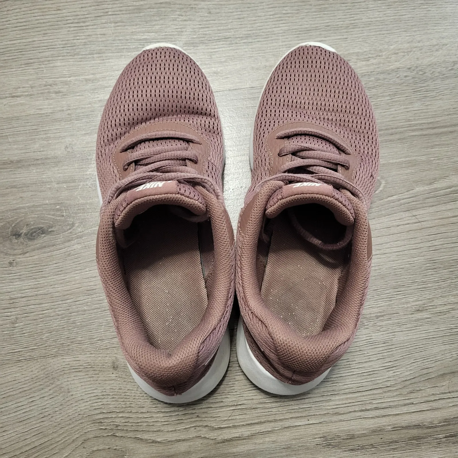 Nike Tanjun Women's Running Shoes Sneakers Smokey Mauve Rose Pink White Size 7 - Image 8