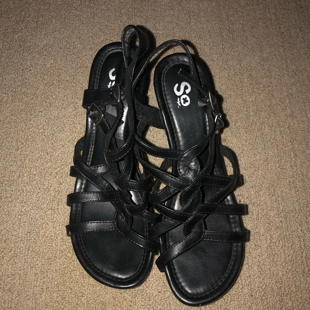 SO black Wedges - Image 2