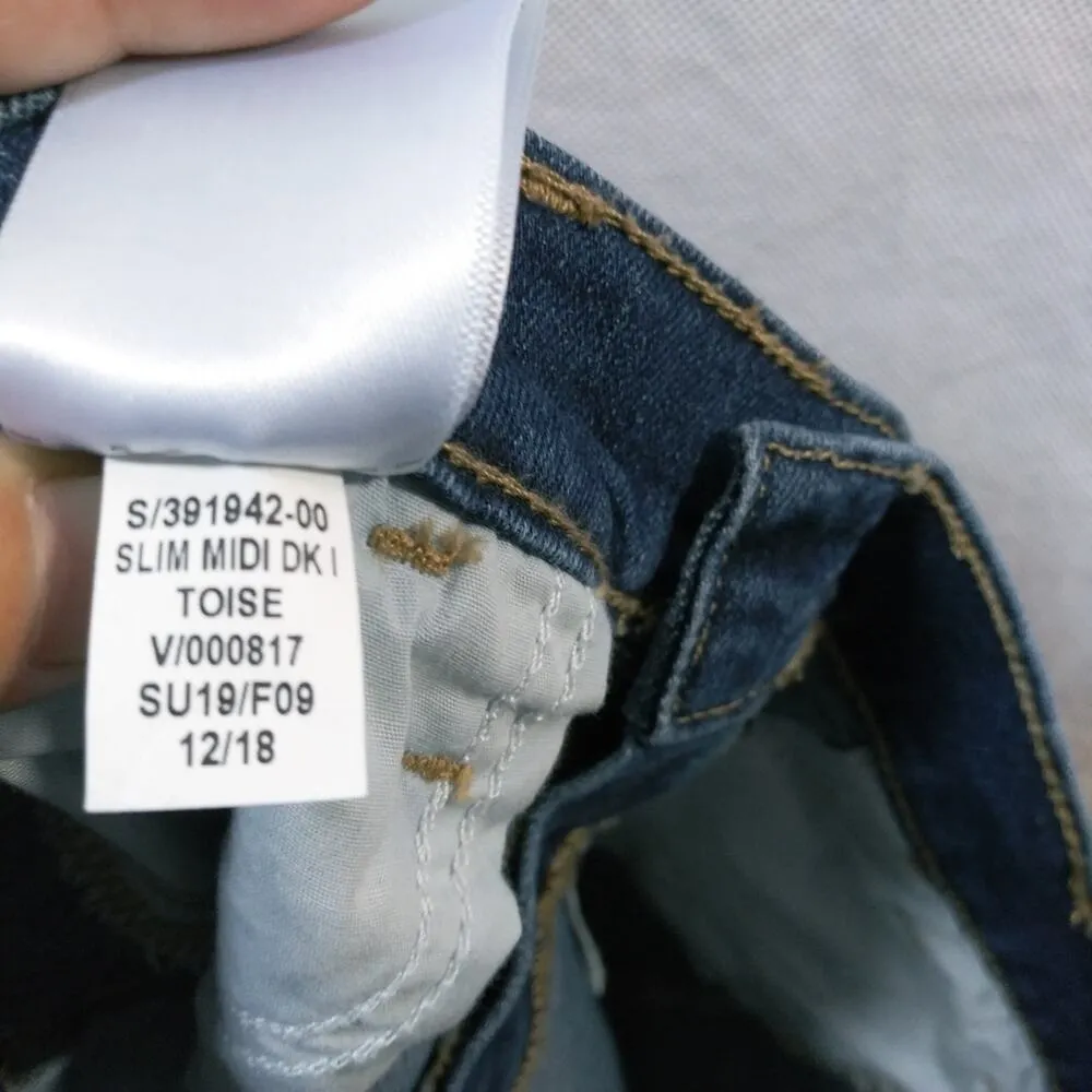 Old Navy Slim Midi Dark Wash Cuffed Denim Shorts Size 6 - Image 6