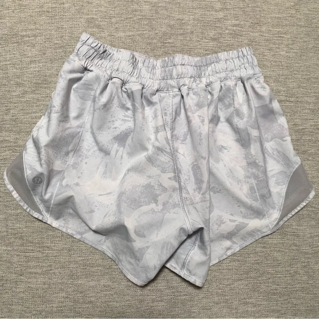 Lululemon athletica Hotty Hot LR 2.5” vapor 4 - Image 2