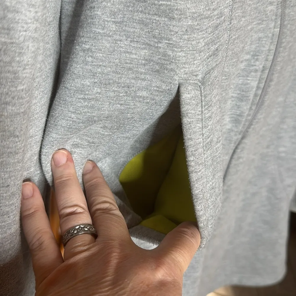 Athleta Grey Long Zip Up Fleece Sweatshirt Hoodie Jacket Size Large - Image 4