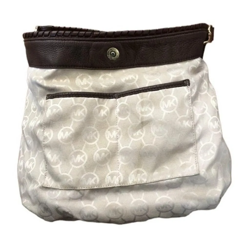 Michael Kors Bennet Straw Hobo Shoulder bag With gold accents & tassel - Image 11