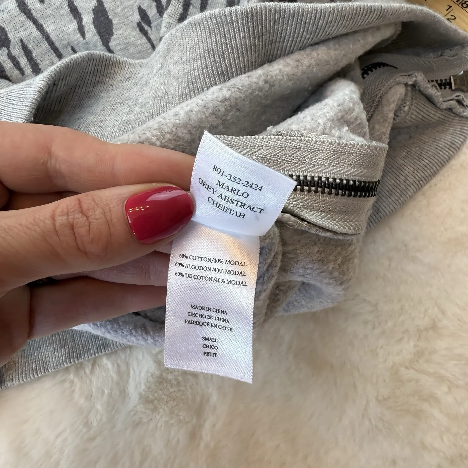 Rails Marlo Pullover Sweater Size Large Gray Abstracted Cheetah Fleece Side Zip - Image 7