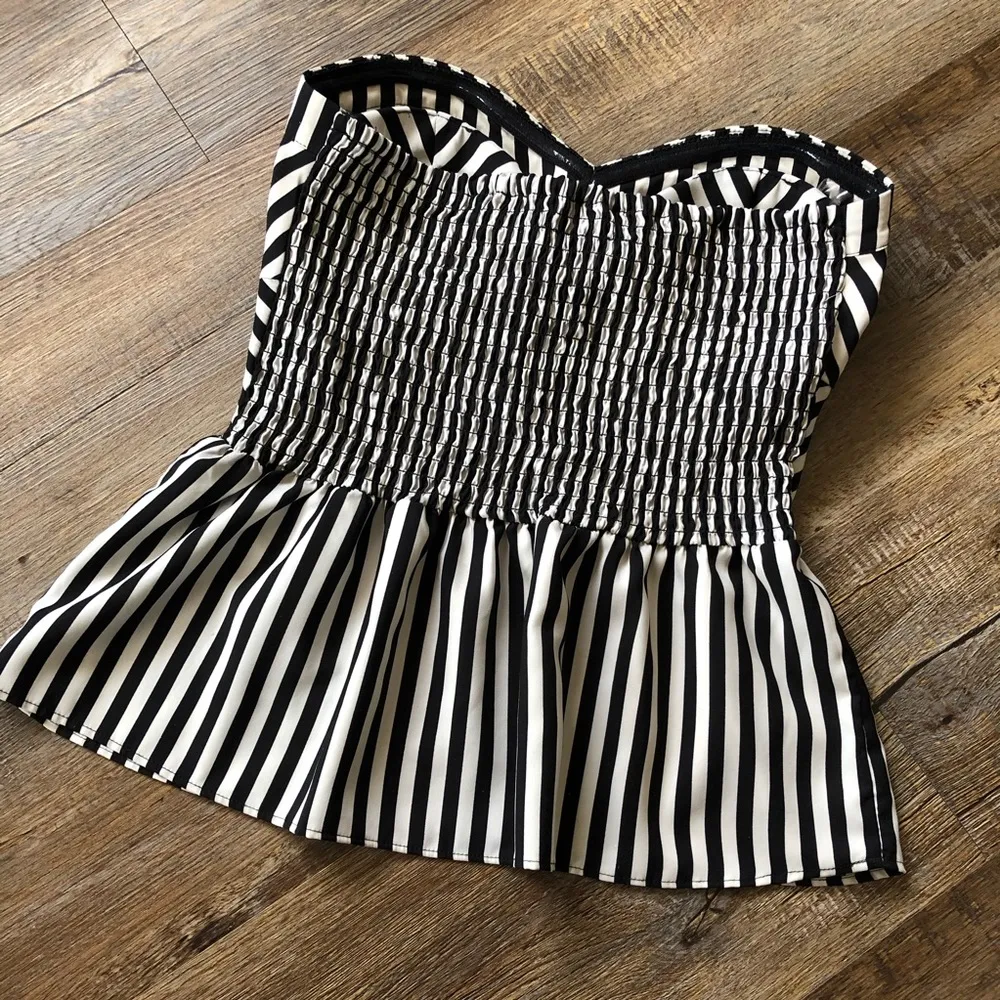 Rampage black and cream strapless top size small - Image 2