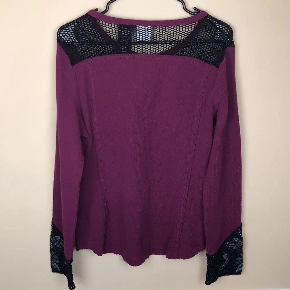 Harley-Davidson Women’s Henley Knit Skull Print Net Floral Embroidered Shirt - Image 5