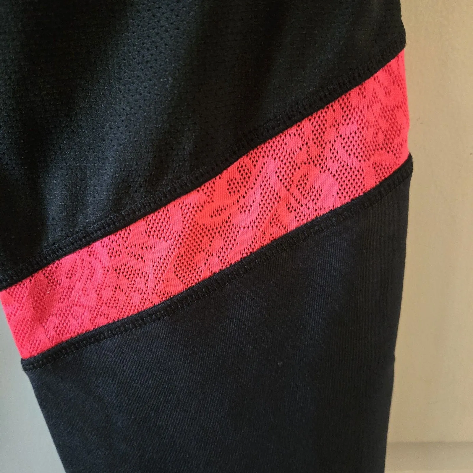 BKE Sport Black Pink Trim Active Leggings Women’s Large Stretch Zip Pocket Yoga - Image 3