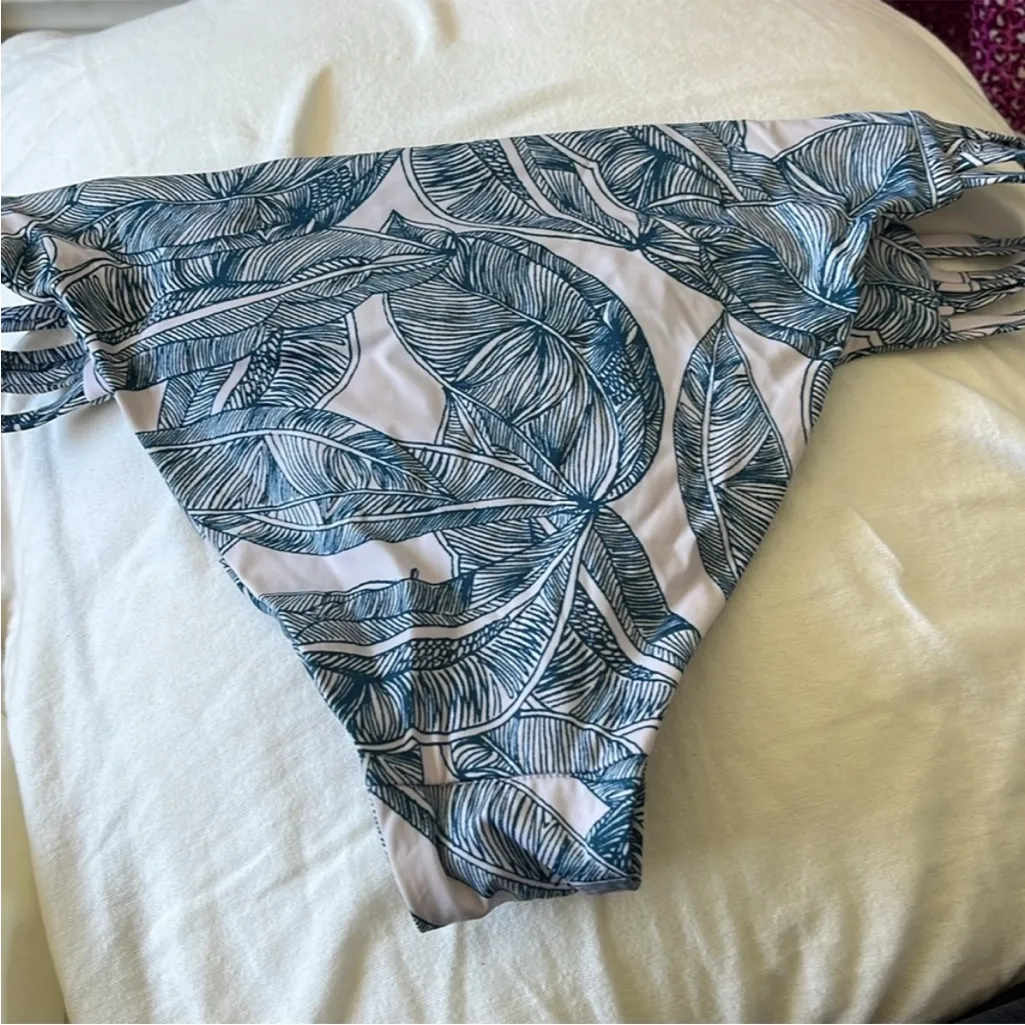 Hurley  Blue Leaf Print Bikini - Image 4