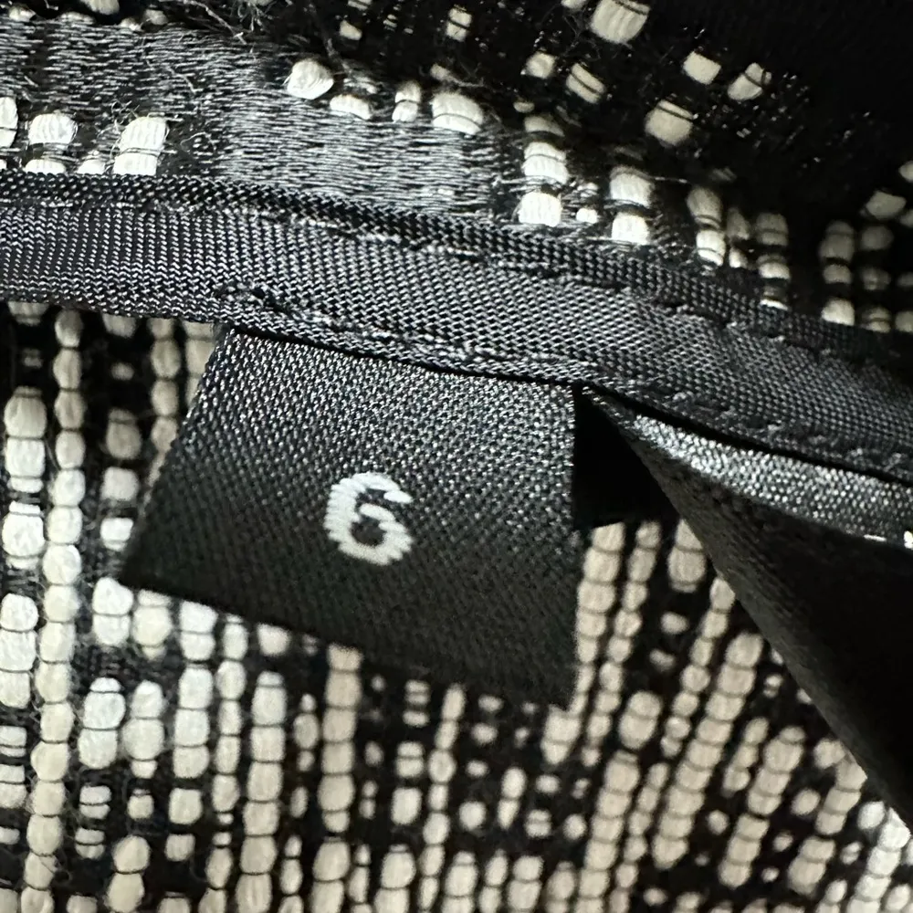 Doncaster trench coat size 6 EUC - Image 4