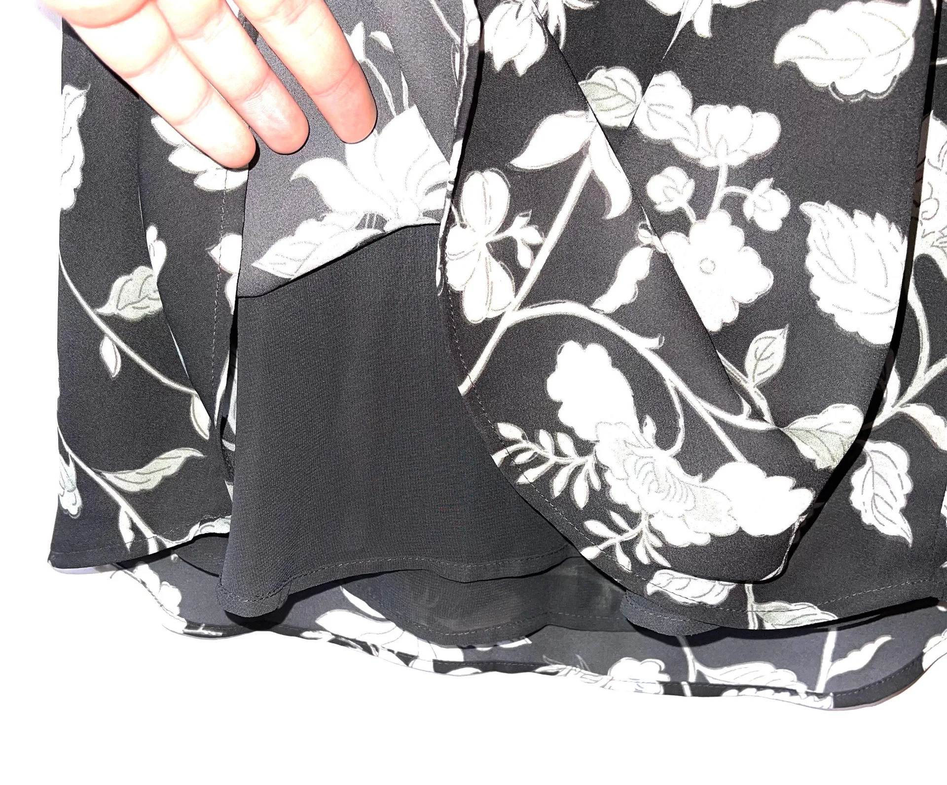 Gray Floral Racer Back Tank Top Sz XSP - Image 8