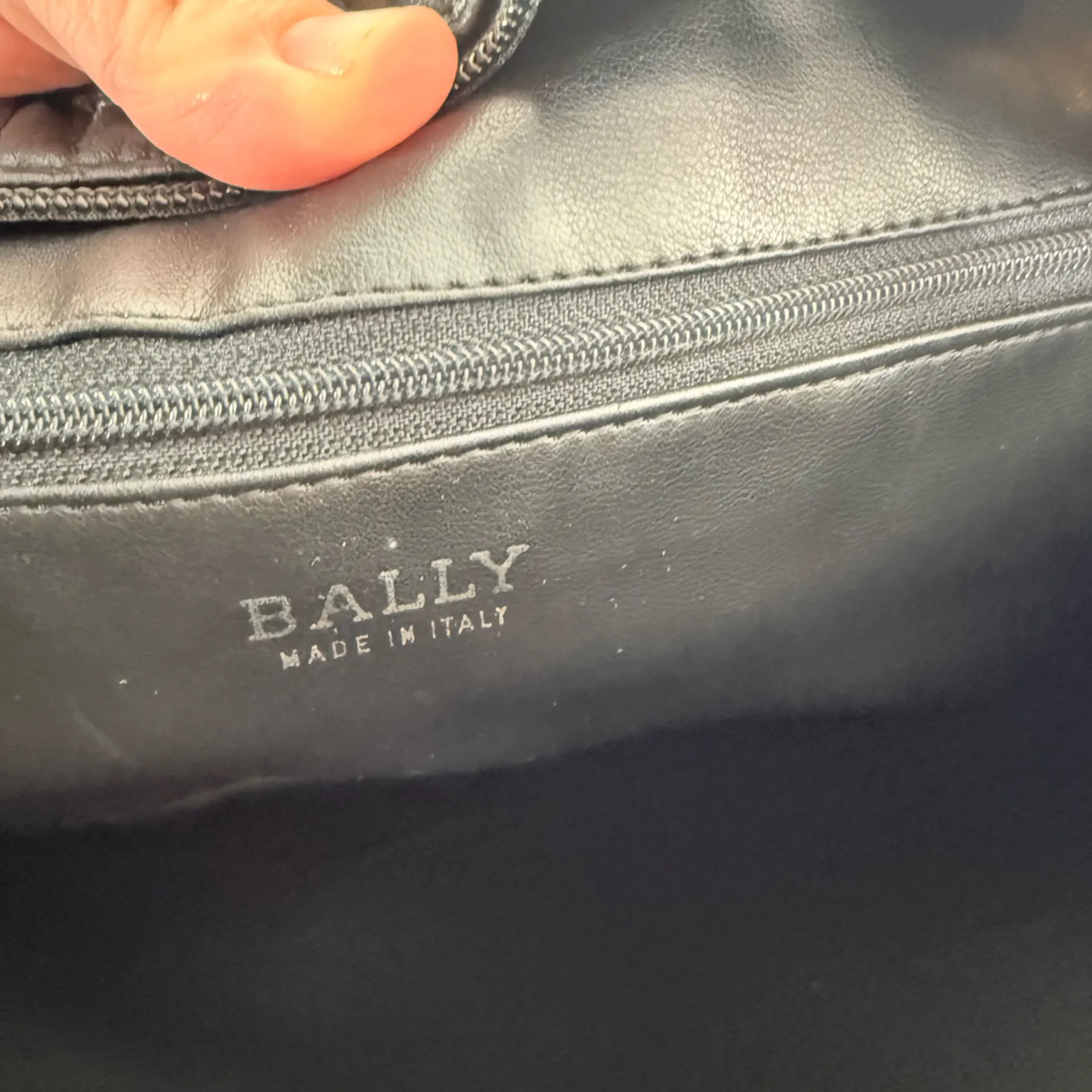 Vintage Bally Black Quilted Leather Chain Shoulder Bag Gold Hardware - Image 13