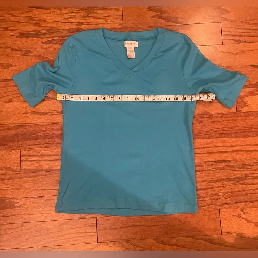 Jones New York- Turquoise V-Neck Quarter-Sleeve Top Size L - Image 5