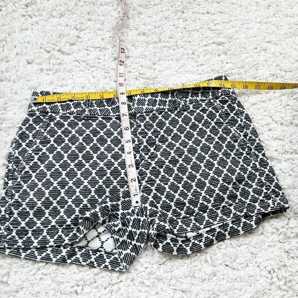 Khakis By Gap Jacquard 3 Inch City Short Chino Mid Rise Black White 0 Cotton - Image 2