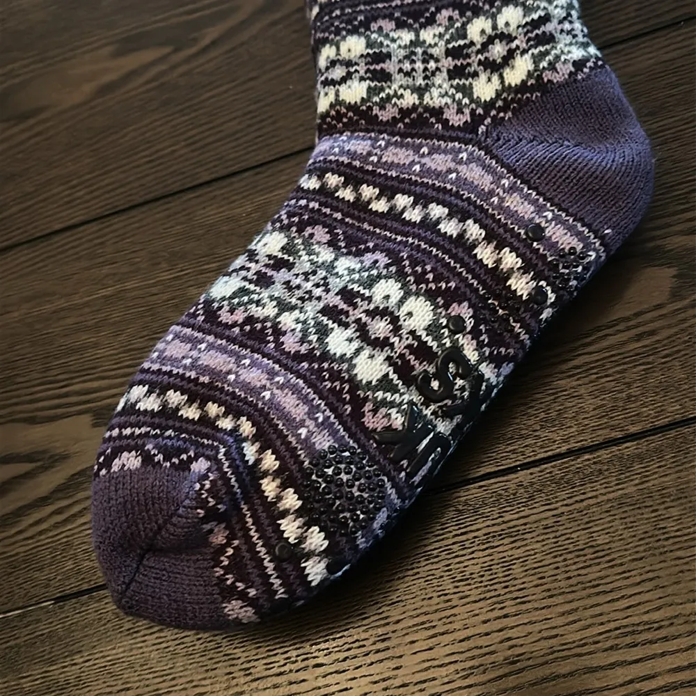 Muk Luks Fairisle Gripper Cabin Socks NEW Purple One Size - Image 7