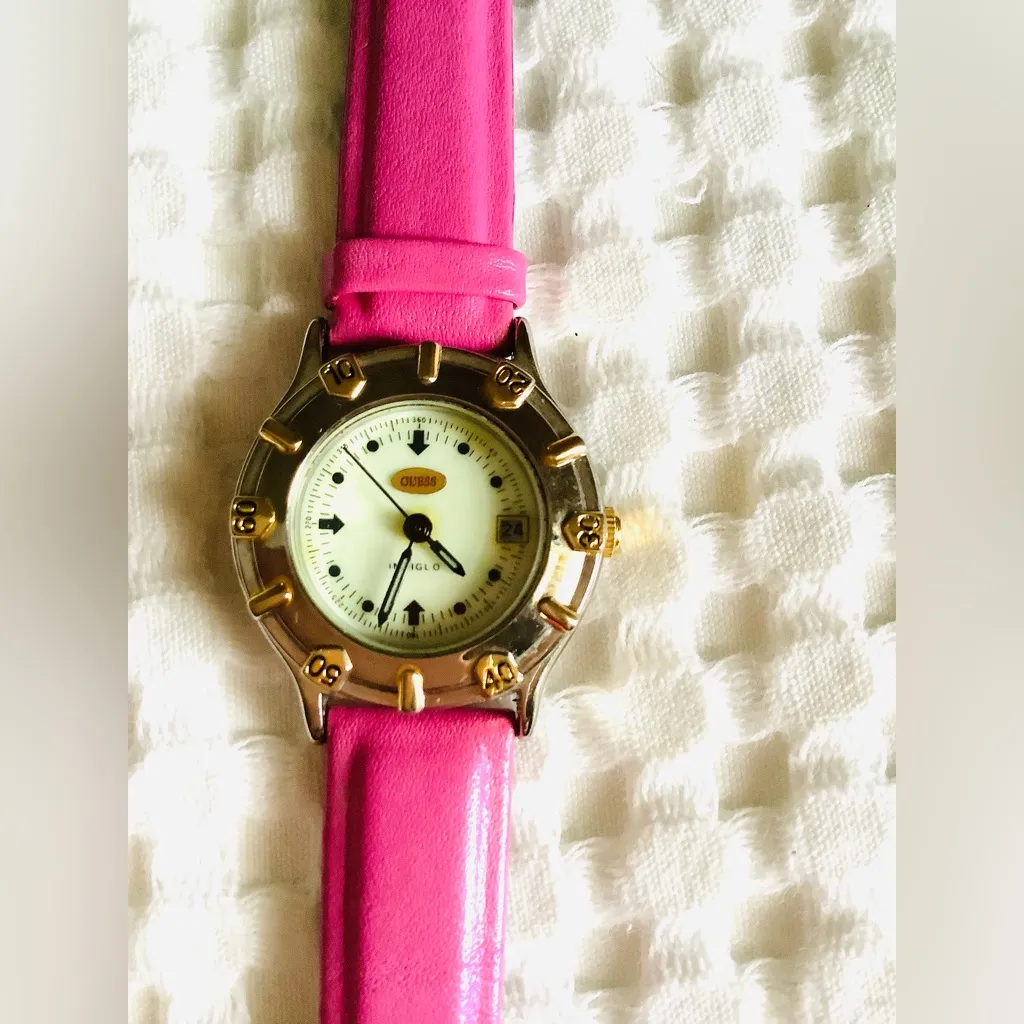 So NICE 🌸 GUESS🌸 watch - Image 3