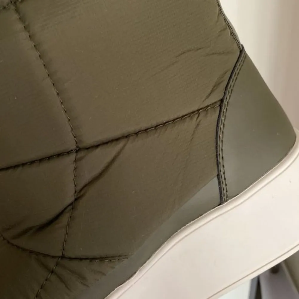 NIB J/SLIDES Noah Army Green Quilted Puffer Platform Weatherproof Boot - Image 8