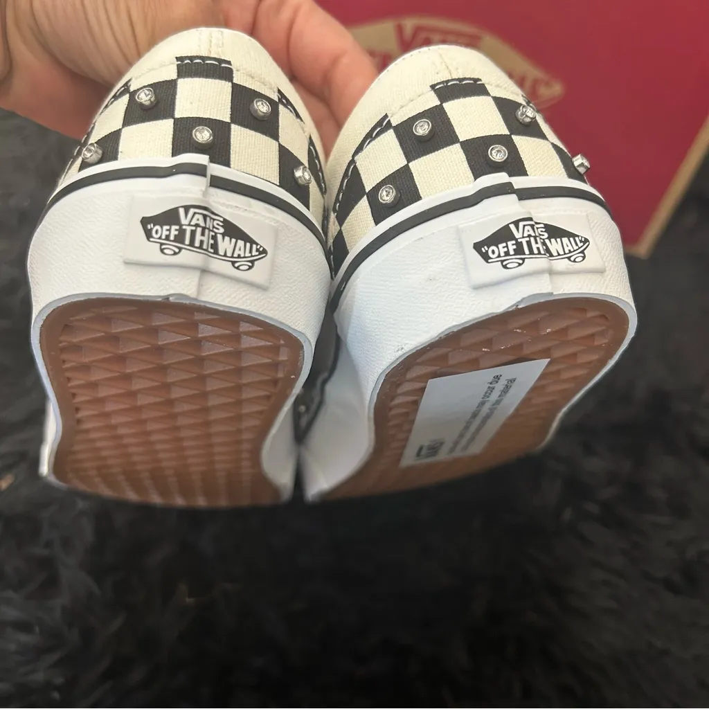 VANS checkerboard rare slip on shoes sneakers women’s 7 new - Image 6