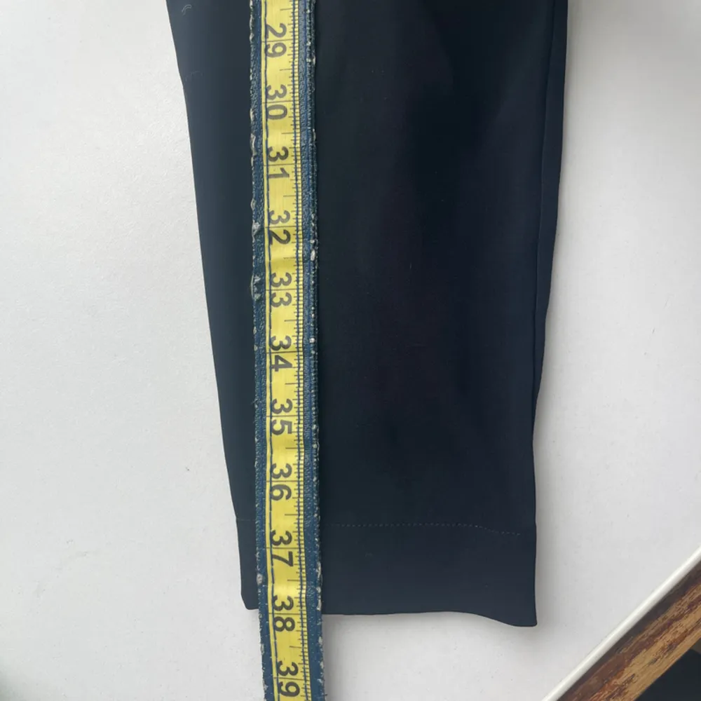 Uniqlo Women's Black Trousers XS - Image 7